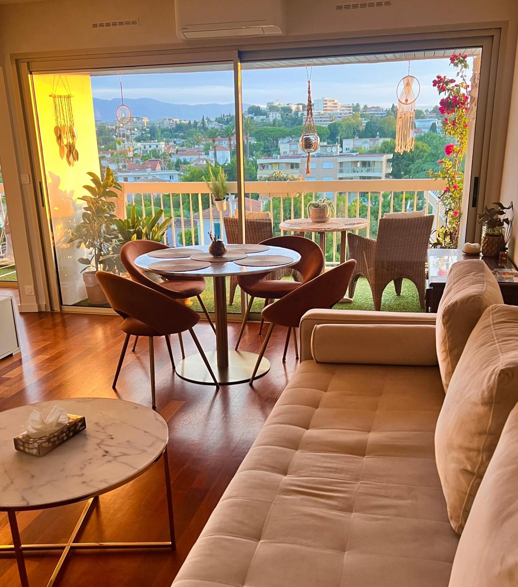 Luxury Penthouse Near The Antibes